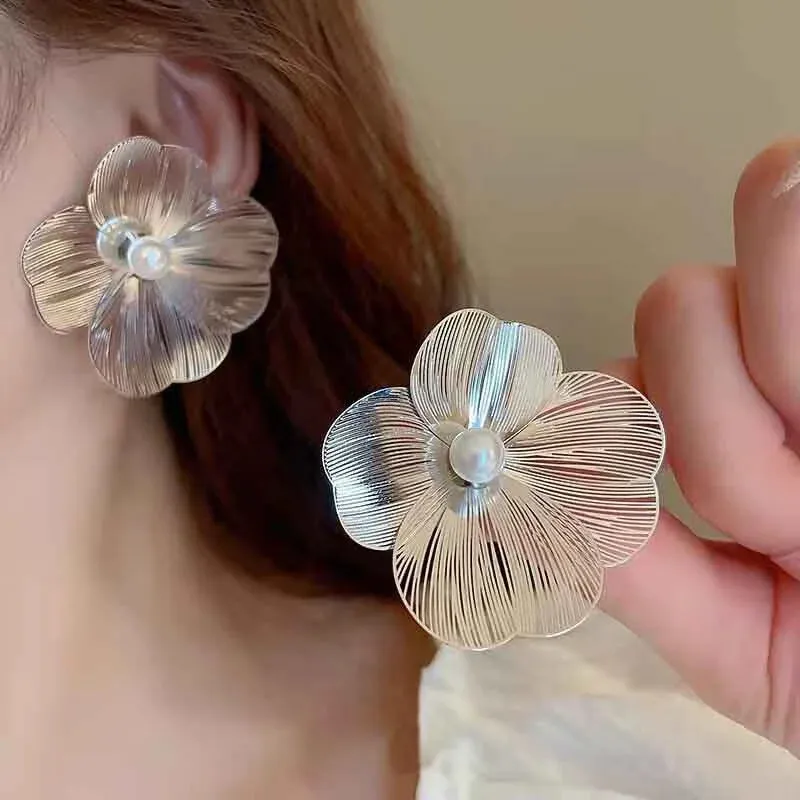 A&A Vintage Flower Earrings