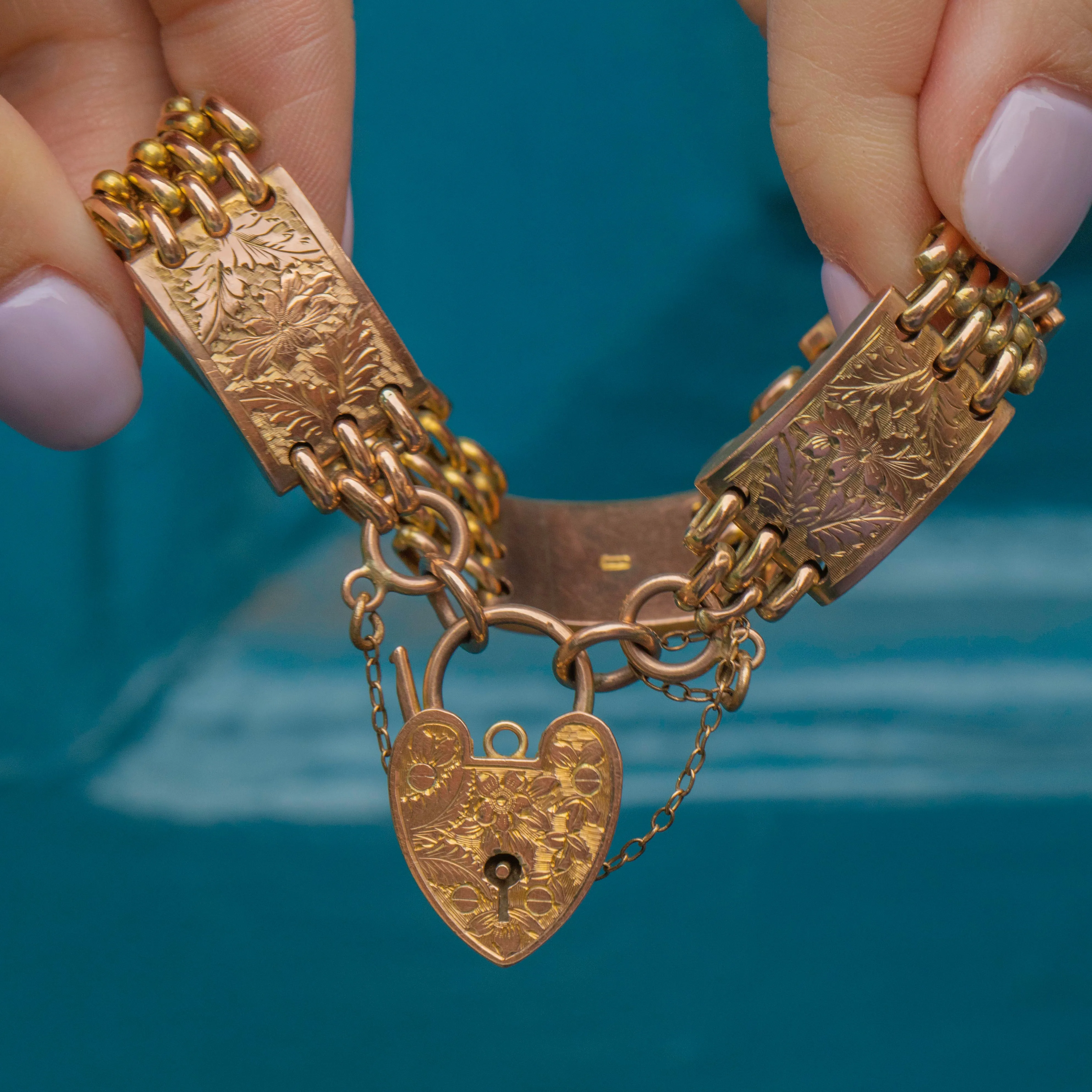 Antique 9ct Gold Engraved Gate Bracelet, Heart Padlock