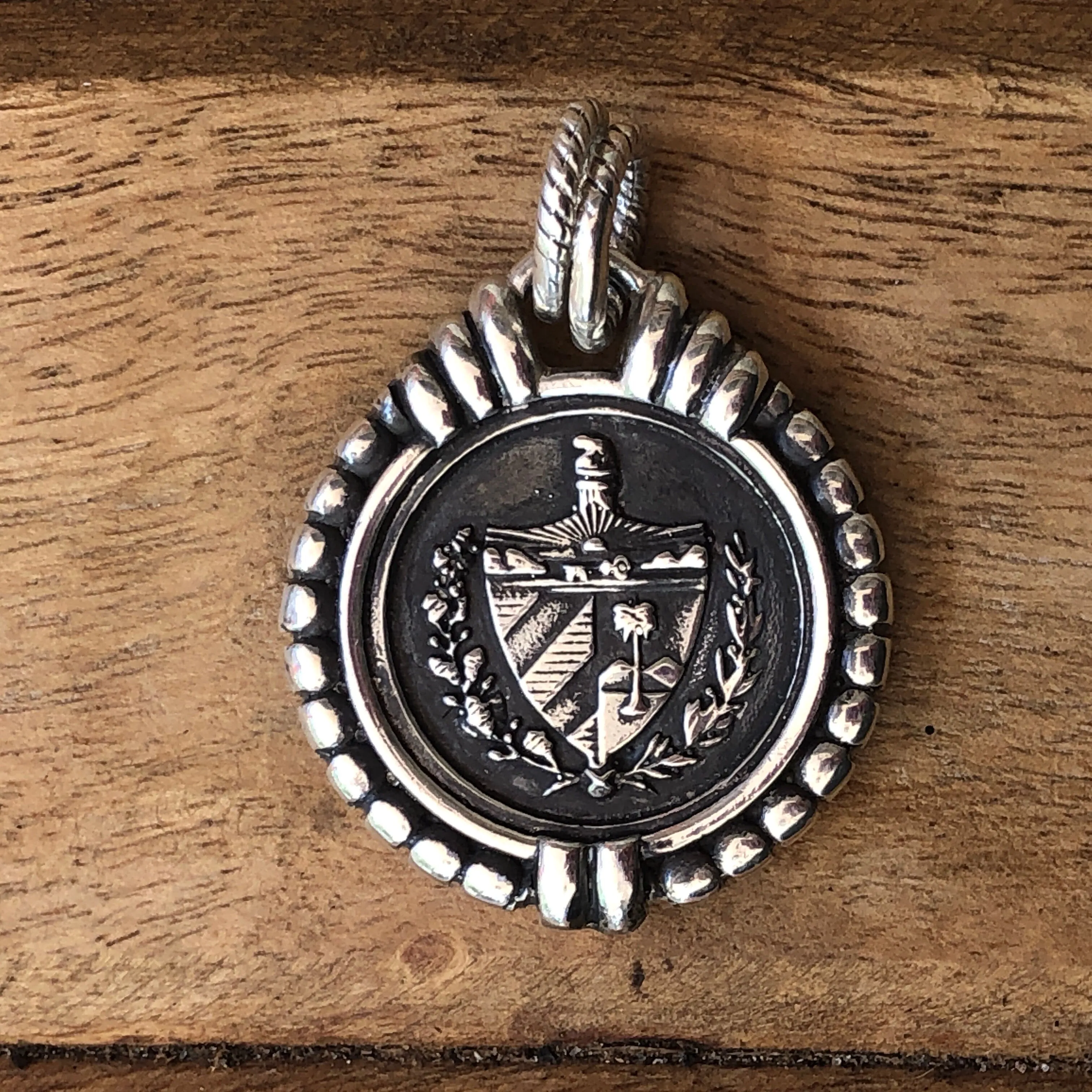 Cable Cuban Crest Pendant Large