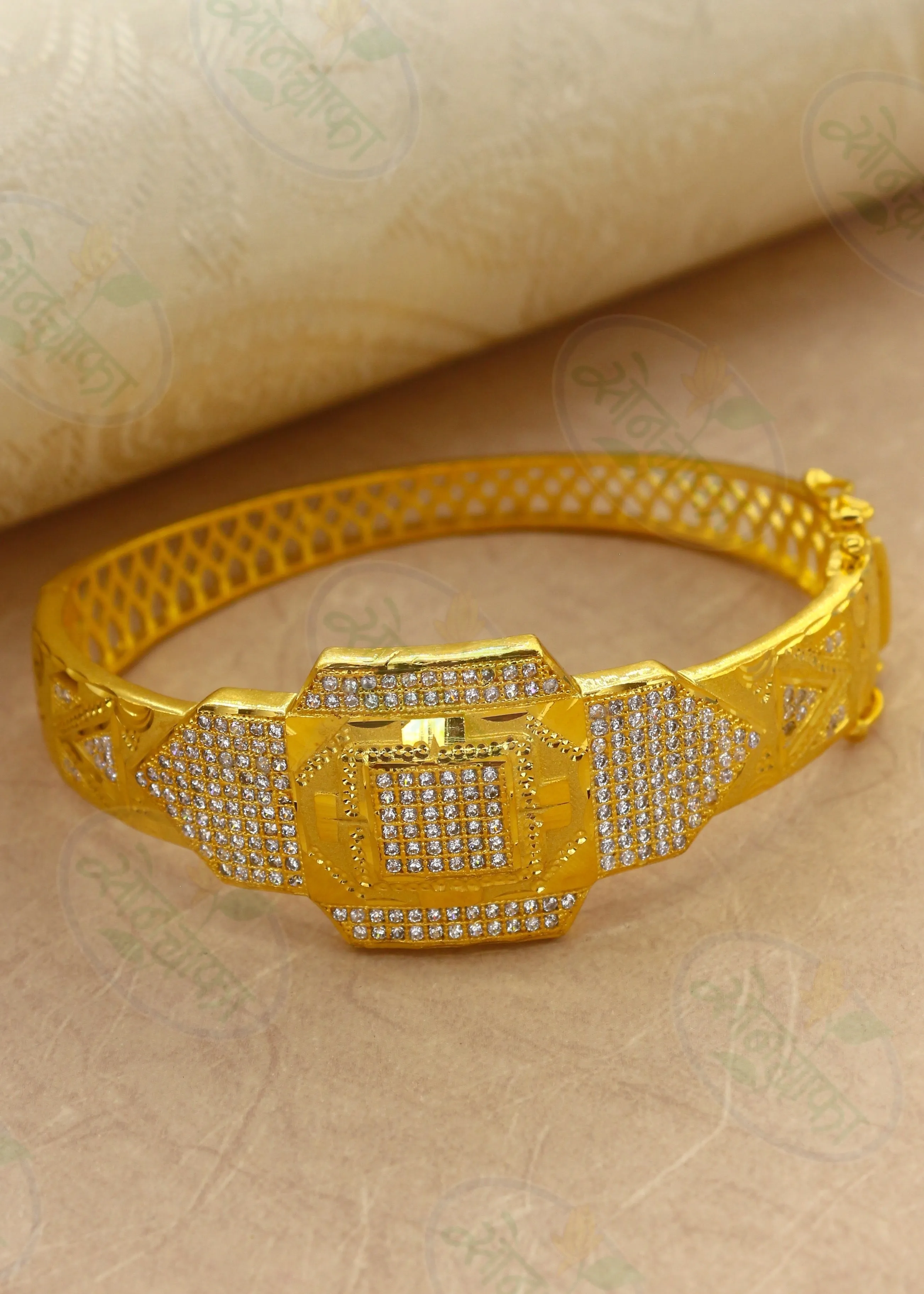 CHIC & FANCY GOLD PLATED KADA