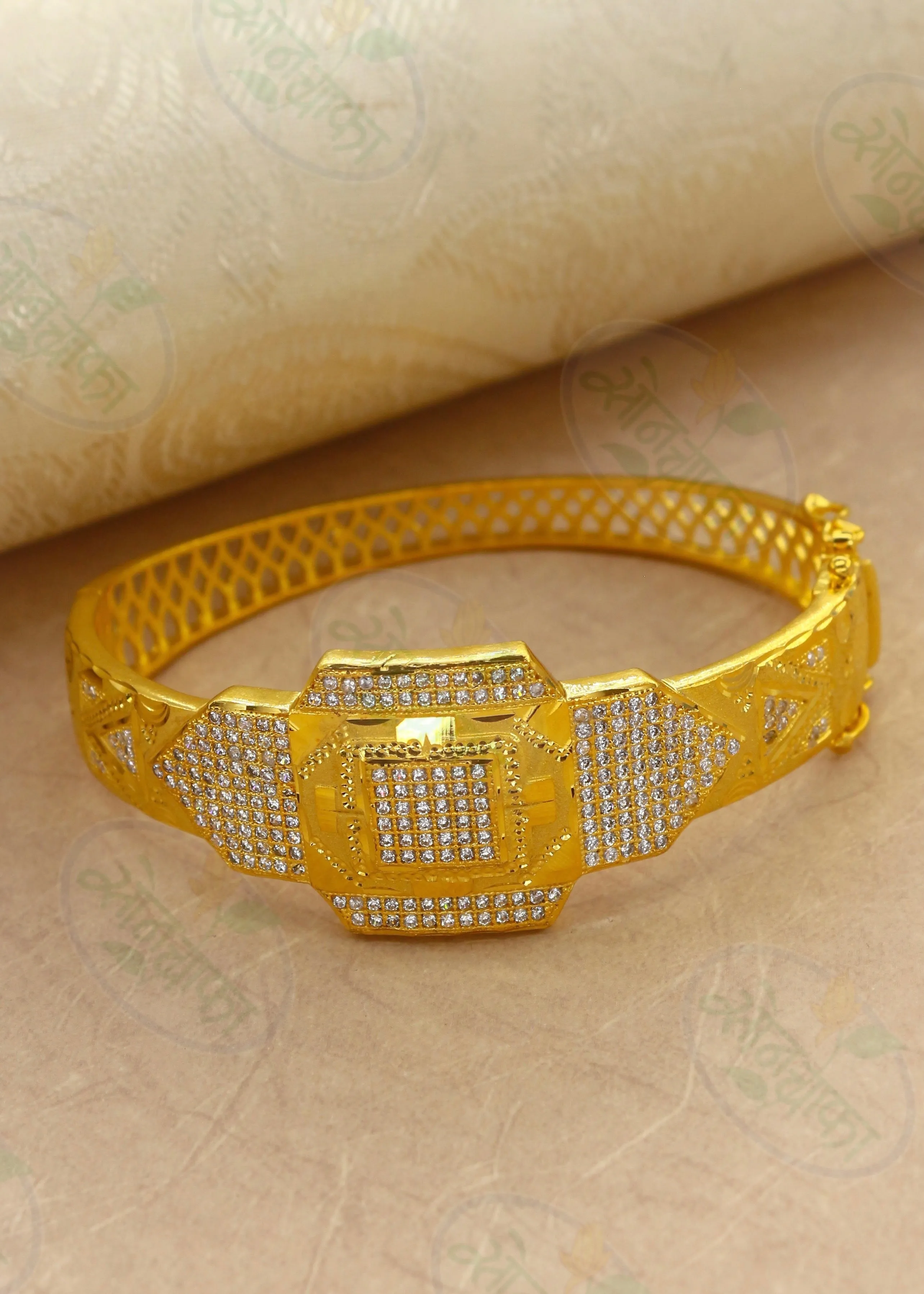 CHIC & FANCY GOLD PLATED KADA