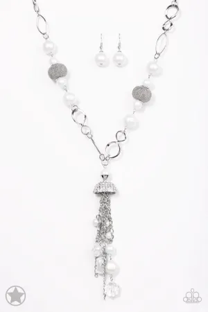 Paparazzi Necklace ~ Designated Diva - White