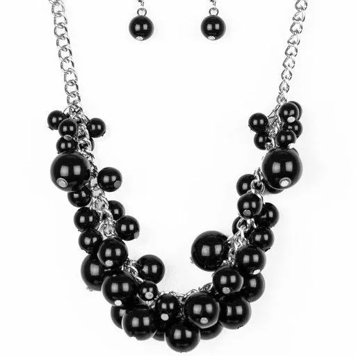 Paparazzi Necklace ~ Glam Queen - Black