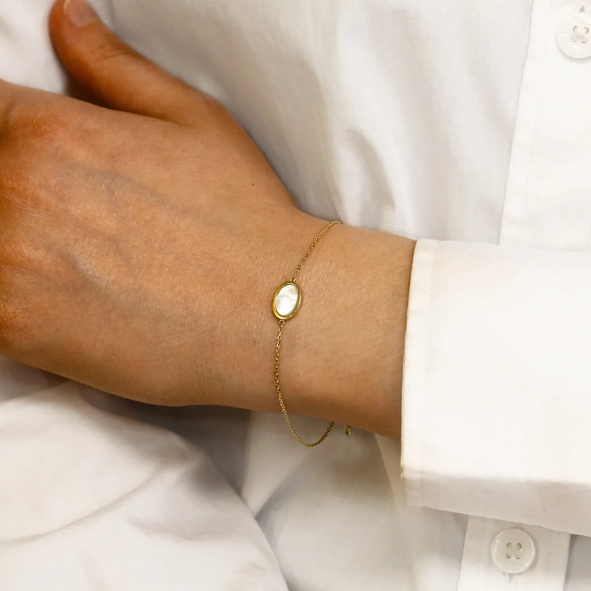 Soleil Collection 7" - 7.5" Mother of Pearl Bracelet  | 9K Solid Yellow Gold