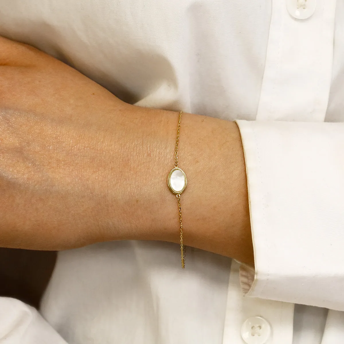 Soleil Collection 7" - 7.5" Mother of Pearl Bracelet  | 9K Solid Yellow Gold